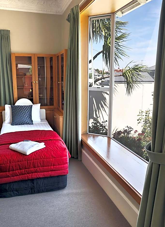 Baywatch Motor Lodge