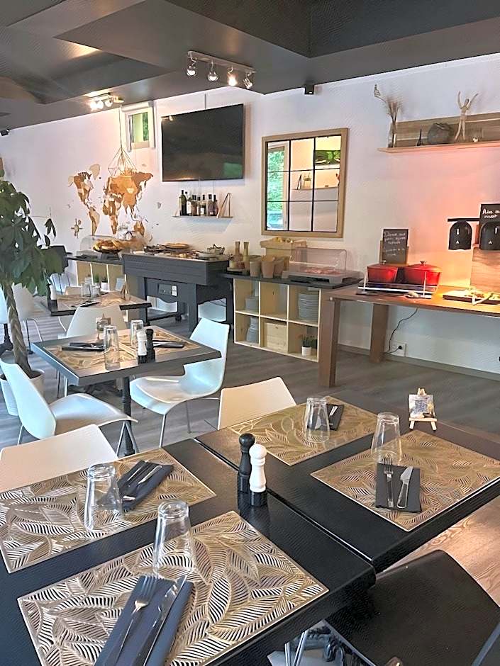 Standing Hotel Suites by Actisource