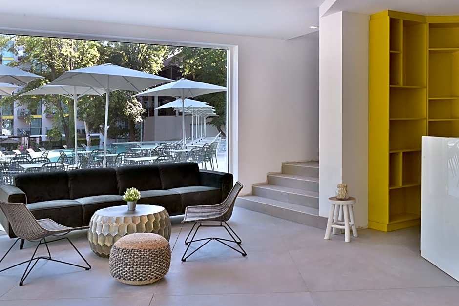 ibis Styles Golden Sands Roomer Hotel