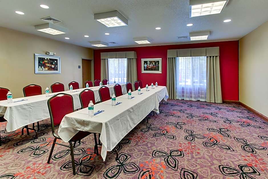 Holiday Inn Express Hotel & Suites Lancaster-Lititz By IHG