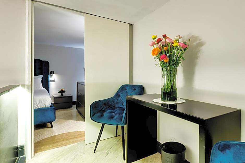 Piazza Farnese Luxury Suites