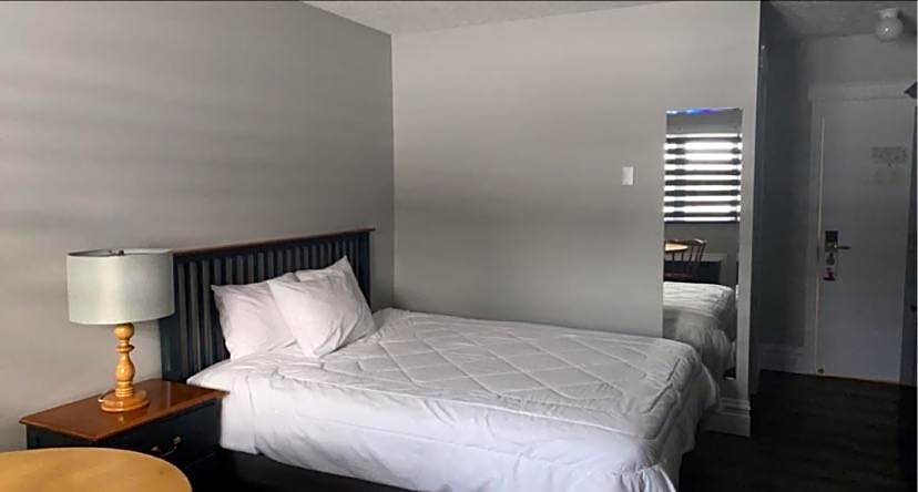 Photo 1 of 6 of Standard 1 Queen Bed