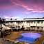 Spanish Trails Inn - Laredo Hotel