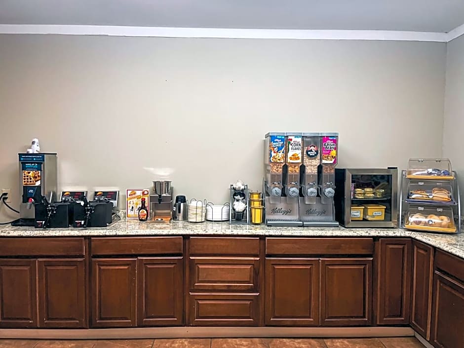 Ramada by Wyndham Lumberton