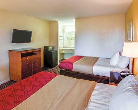 Double Room with Two Double Beds - Accessible/Non-Smoking