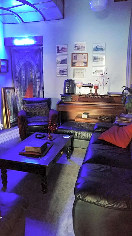 The Burlington Hotel & Bar - Alma WI