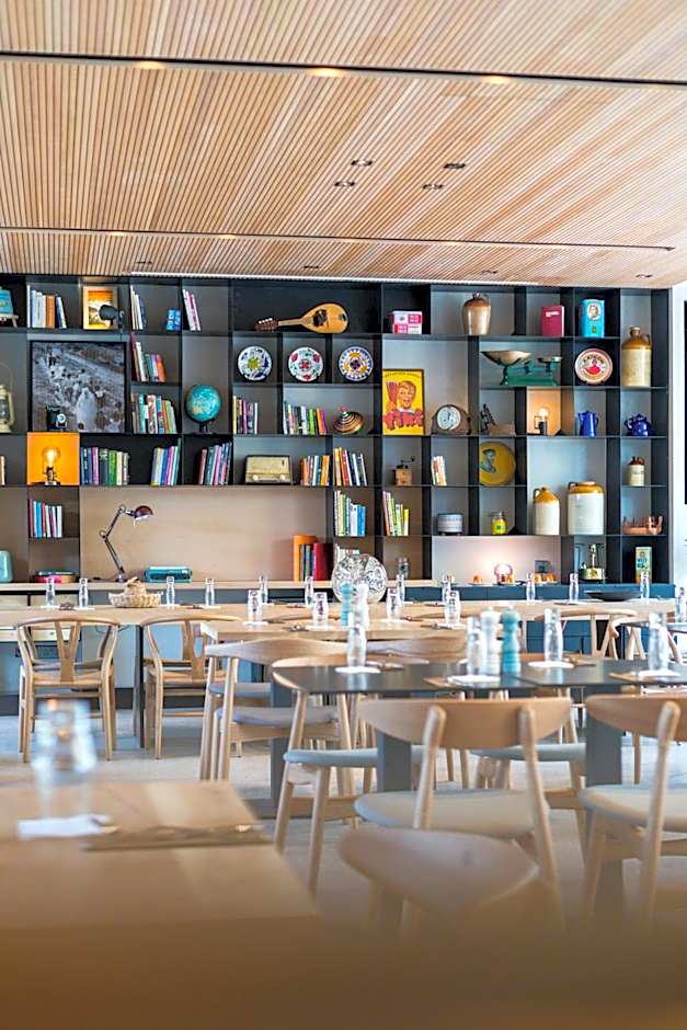 Hotel Indigo Larnaca By IHG