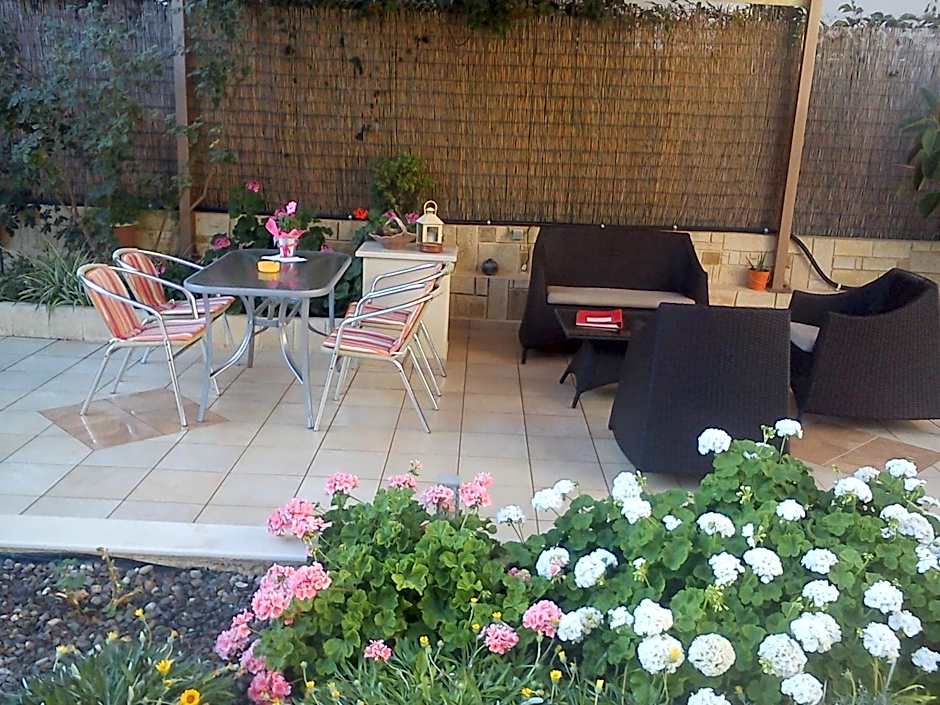 Nicolas Studios & Apartments