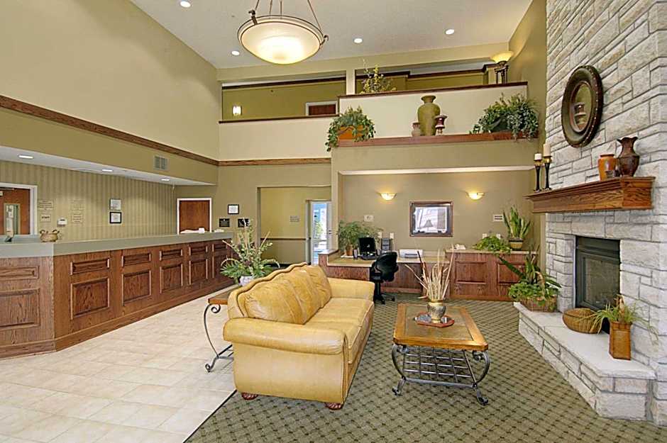 Super 8 by Wyndham Topeka at Forbes Landing