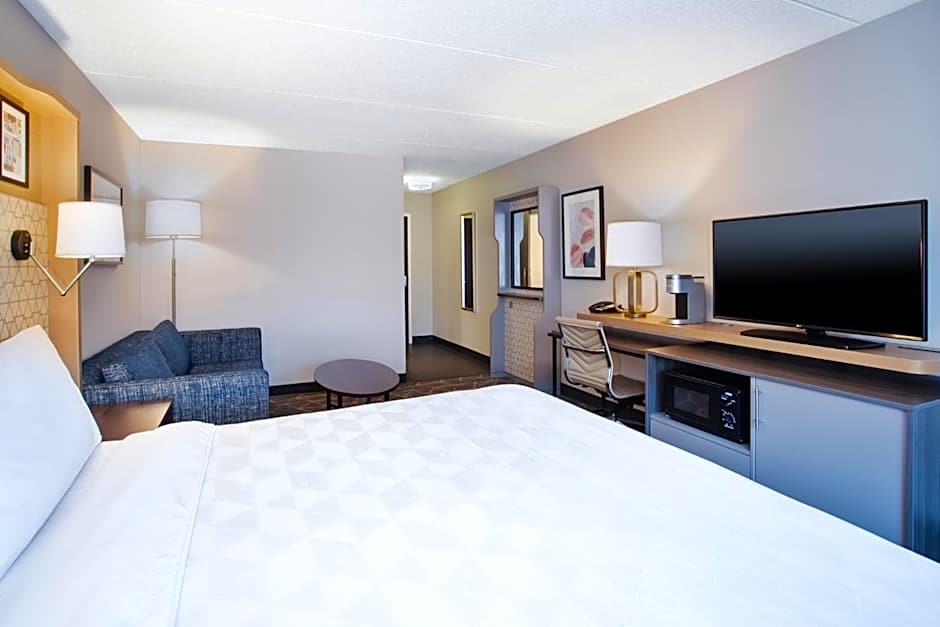 Holiday Inn Canton-Belden Village By IHG