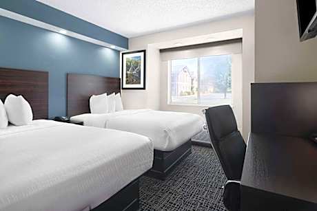 2 Double Beds Non-Smoking