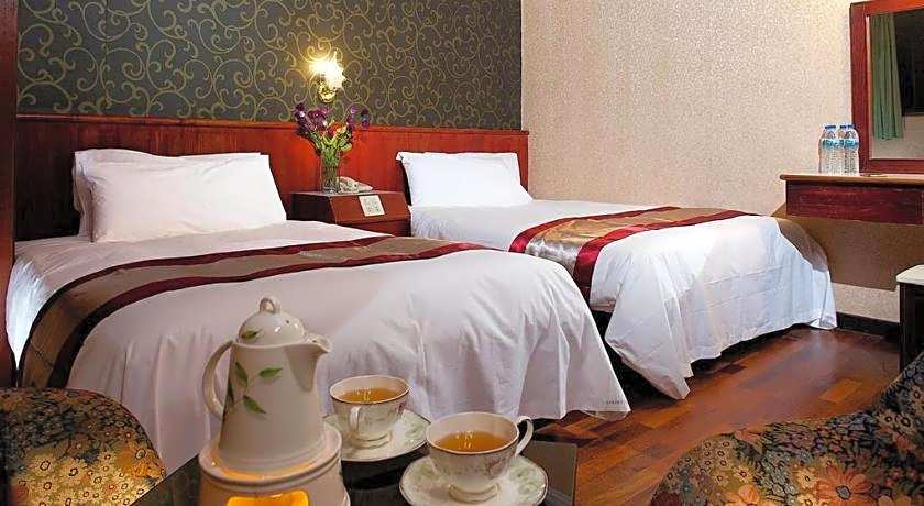 Gene Long Haiy Att Hotel