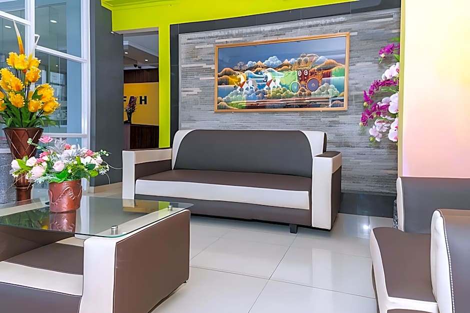 RedDoorz Plus @ Paal 2 Manado