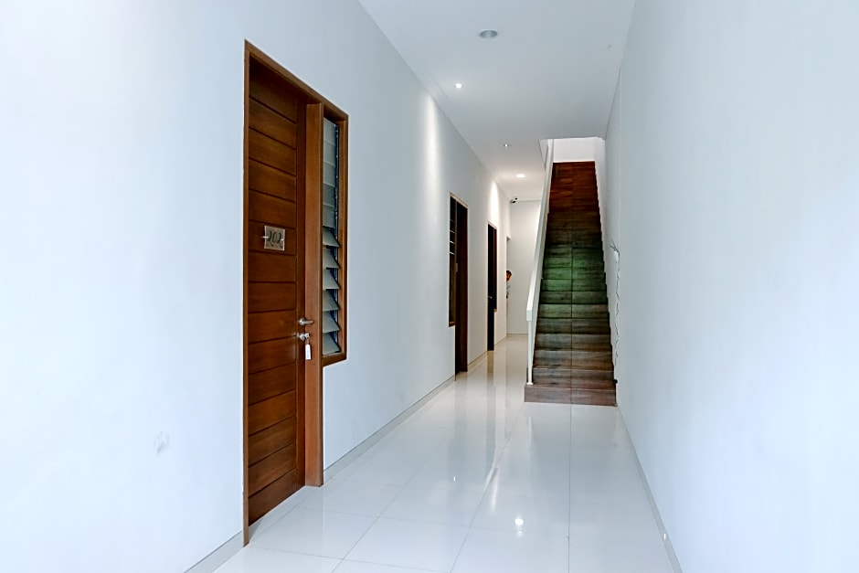 OYO 1023 Junggo Tentrem