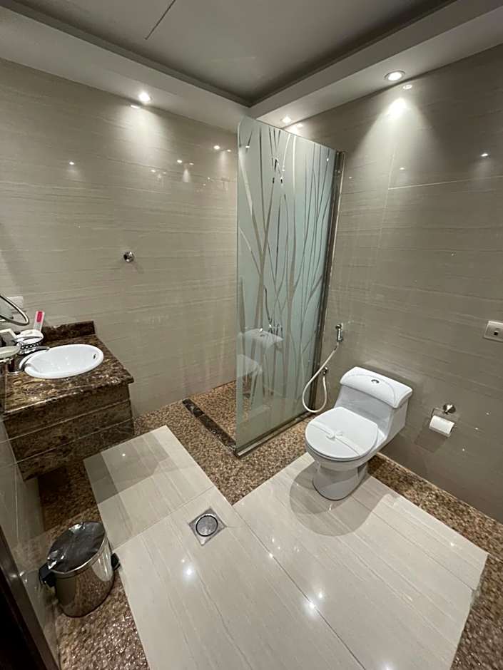 شقة فاخرة بالخبر- حي الحمراء