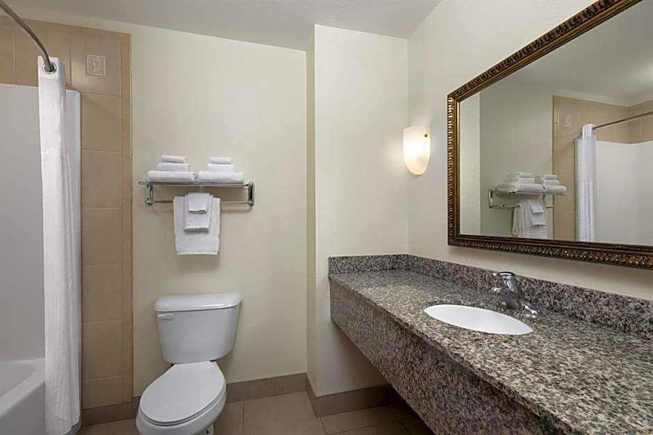 Crown Pointe Lodge; BW Signature Collection