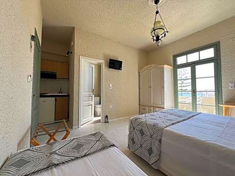 Triple Room with Sea View