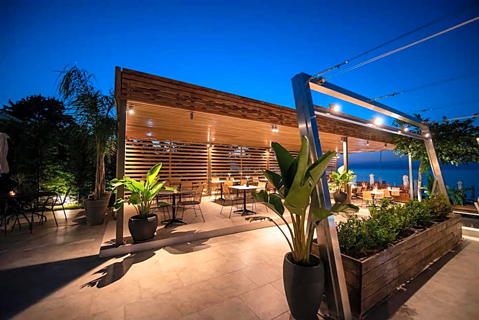 Ostria Sea Side Hotel