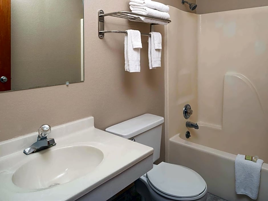 Super 8 by Wyndham Omaha NE