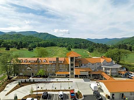 Waynesville Inn and Golf Club, Tapestry Collection by Hilton