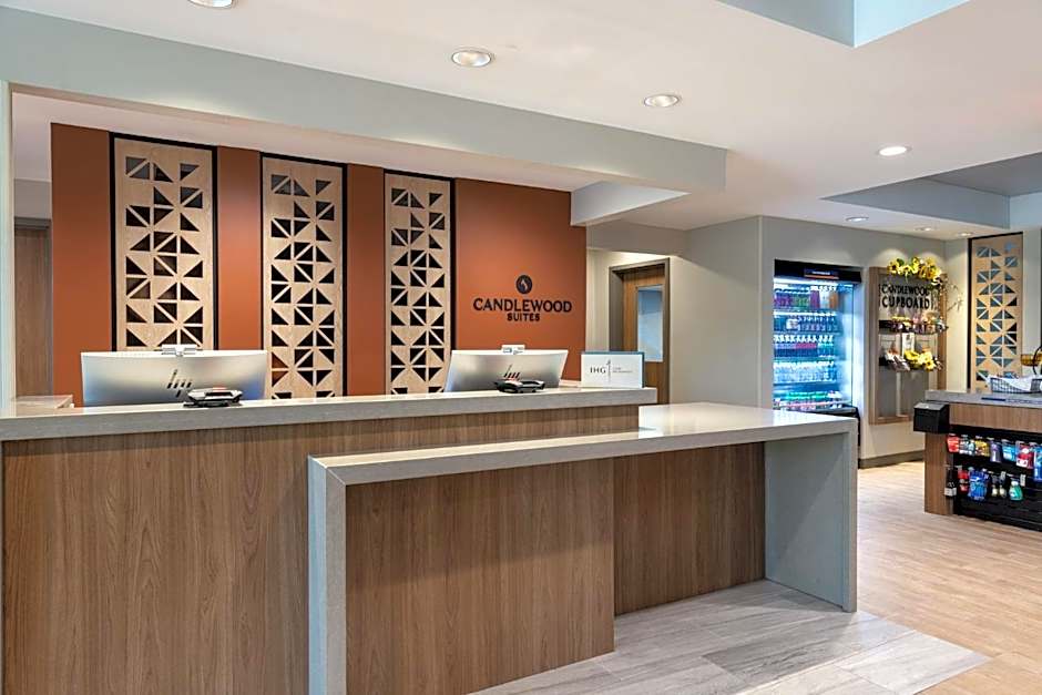 Candlewood Suites McPherson By IHG