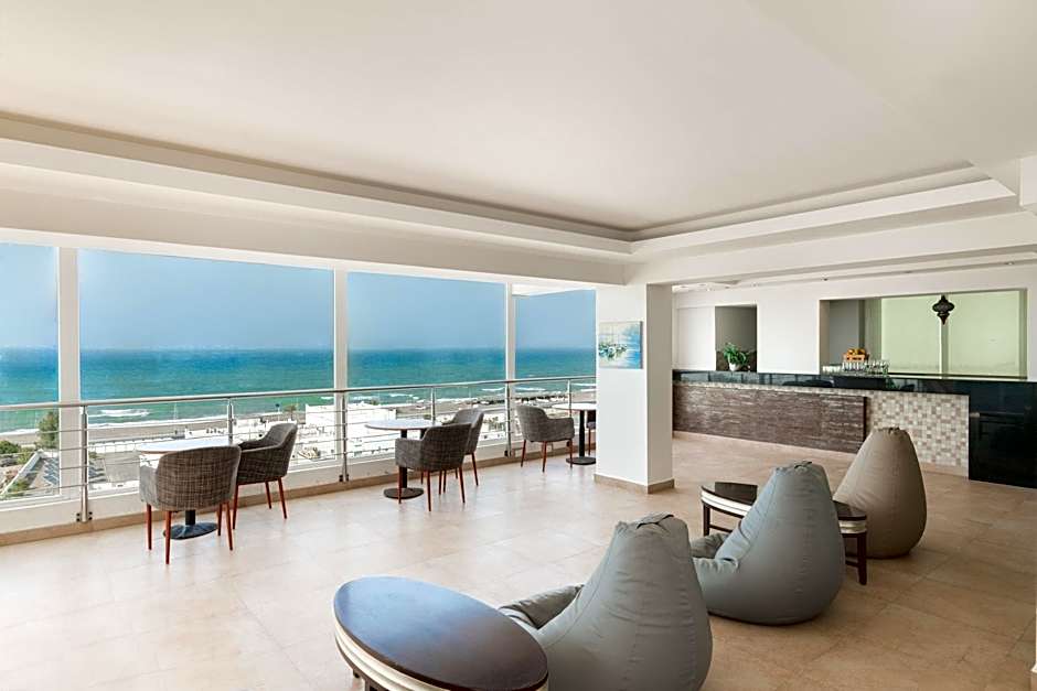 Al Hail Waves Hotel Managed By Centara