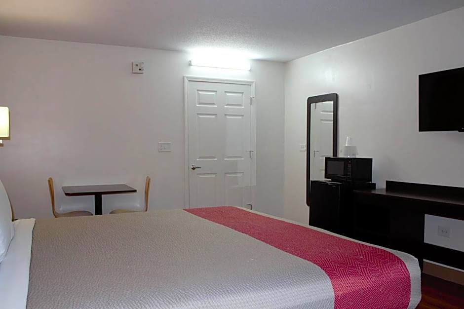 Motel 6-Cleveland, TN