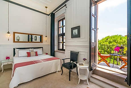 Double Room with Balcony and Sea View