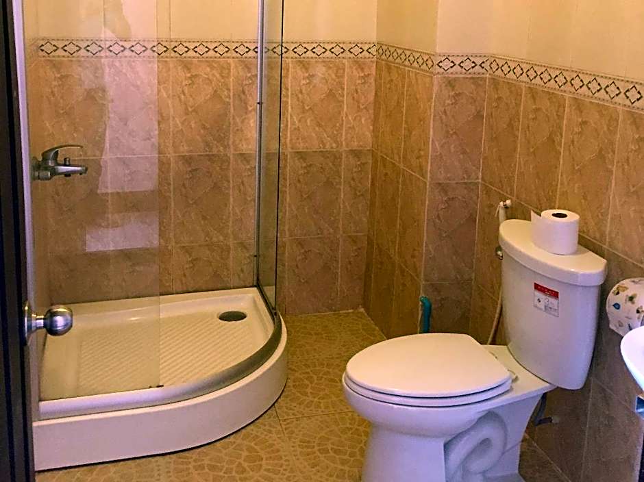 Golden Noura Villa-Pub & Restaurant