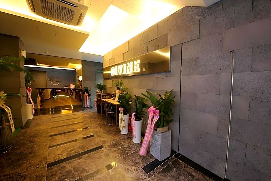 Hound Hotel Suncheon station