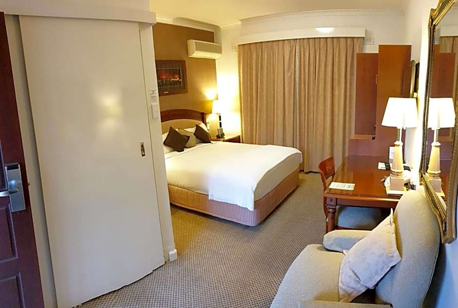 Country Plaza Motel