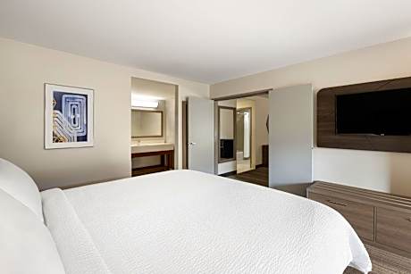 One-Bedroom Suite - Non-Smoking