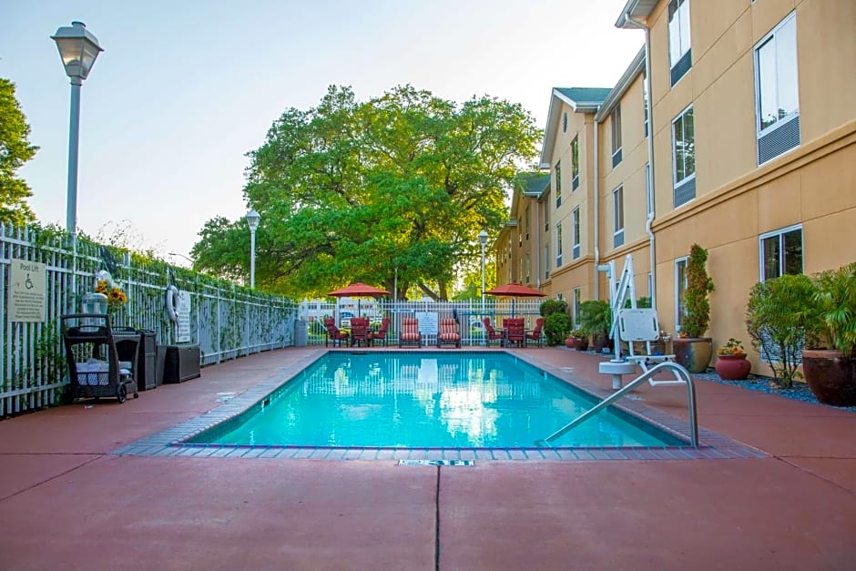 Hampton Inn By Hilton And Suites New Orleans-Elmwood