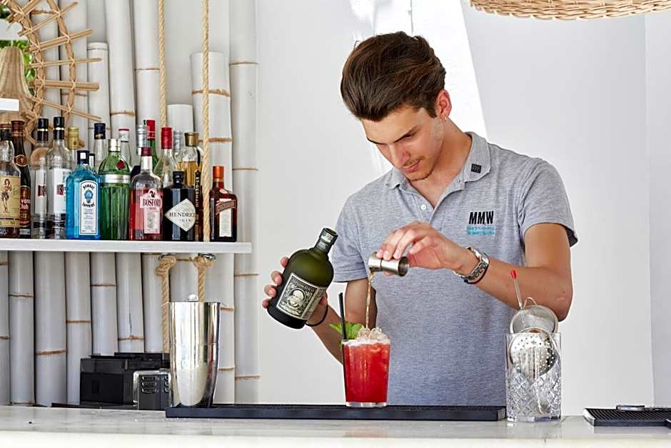 Mr and Mrs White Paros