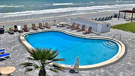 Driftwood Beach Motel