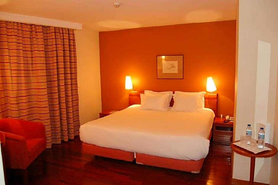 Photo 1 of 10 of Single Room