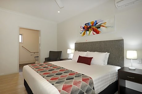 King Studio Suite Accessible