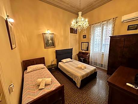 Large Twin Room with Shared Bathroom