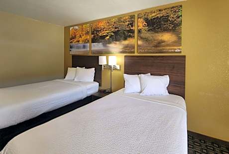 2 Double Beds Smoking