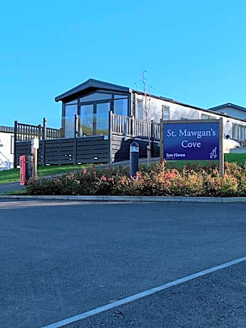Mawgan Pads Lazy Days Lodge