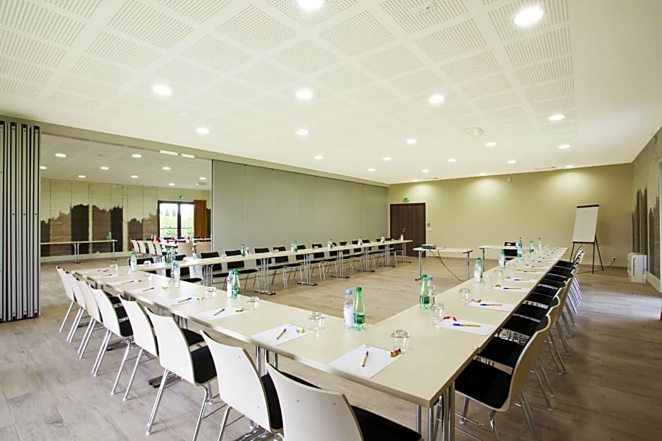 Golden Tulip Avignon Le Paradou