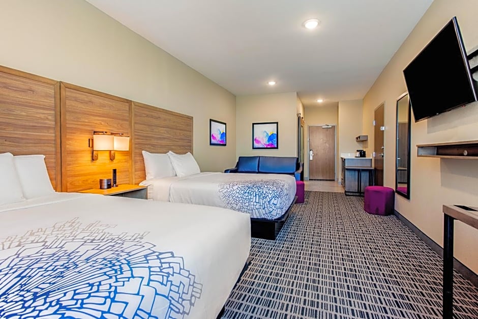 La Quinta Inn & Suites by Wyndham San Antonio Alamo City