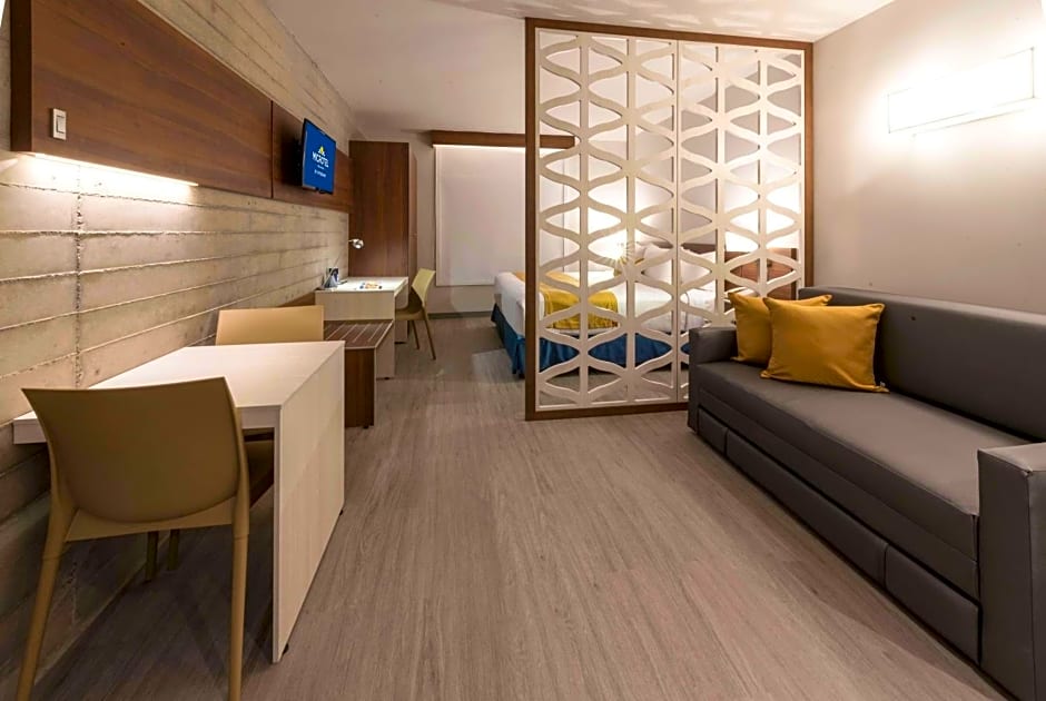 Microtel Inn & Suites by Wyndham Guadalajara Sur