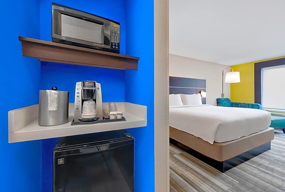 Holiday Inn Express Hotel & Suites Kansas City - Grandview