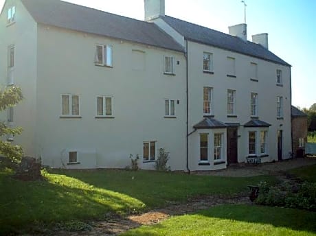Double Or Twin-Ensuite with Shower