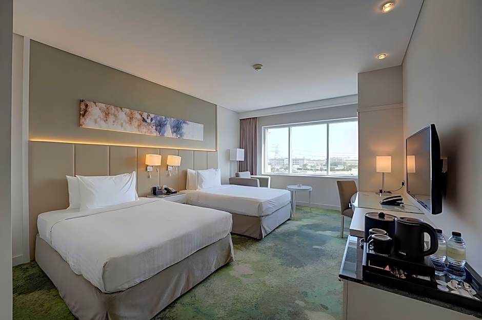 Millennium Lakeview Hotel