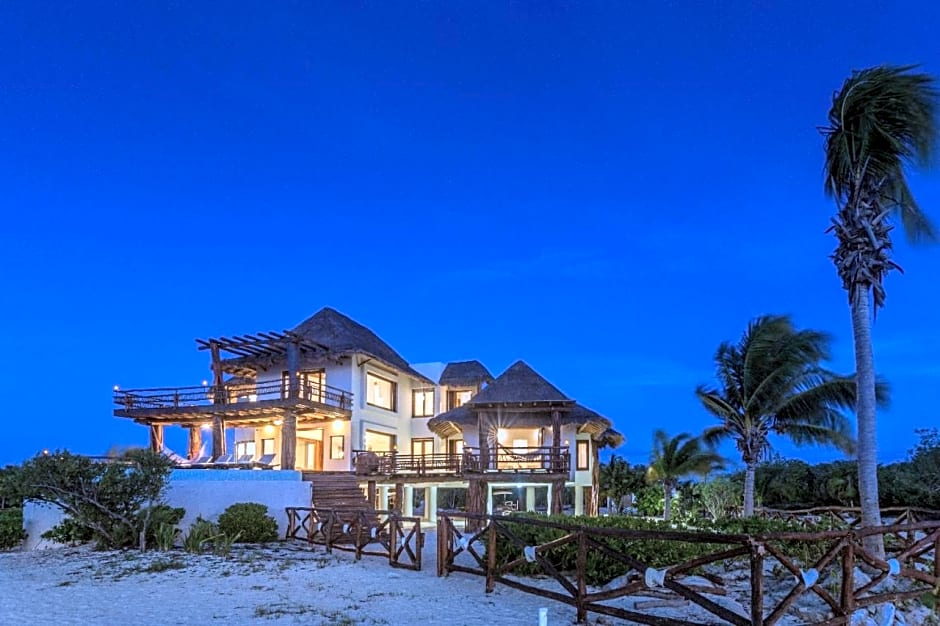 DK Luxury Ocean Front Villa - Adults Only
