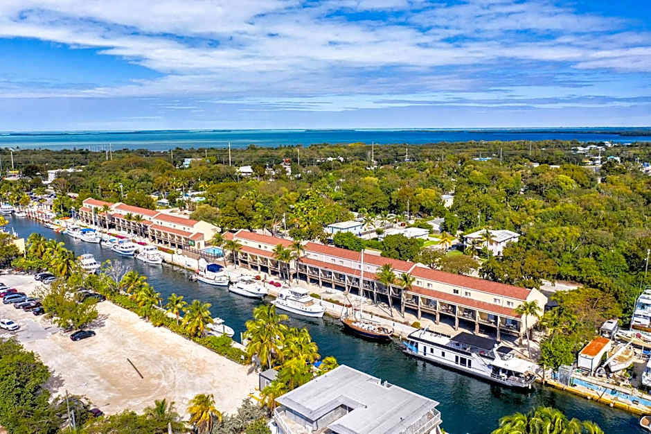 Waterside Suites and Marina