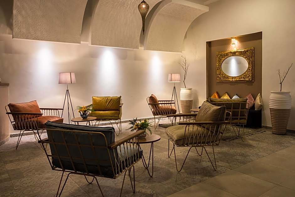 Dellarosa Boutique Hotel