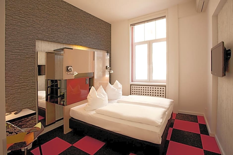 Hotel Cristall - Frankfurt City